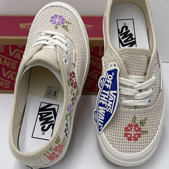 Vans WMNS Cream Floral Sneakers Authentic 44 D
Stitched Together Classic - Picture 12 of 16
